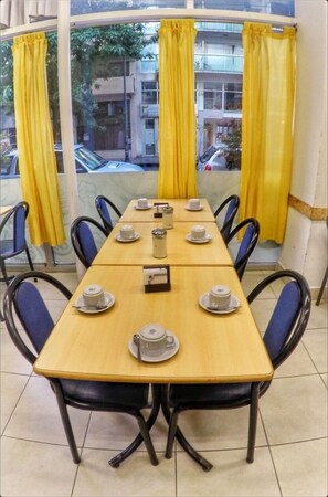Desayuno buffet incluido todos los días 