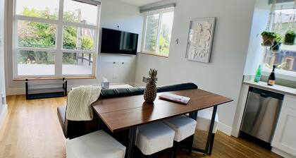 Birdhouse on GreenLake