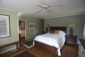 3 chambres, fer et planche à repasser, Wi-Fi, draps fournis