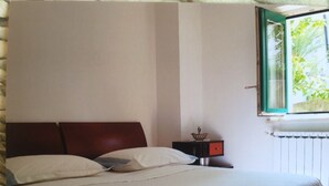 2 bedrooms, desk, laptop workspace, WiFi (free) - Apartments Viktorija (Supetar)