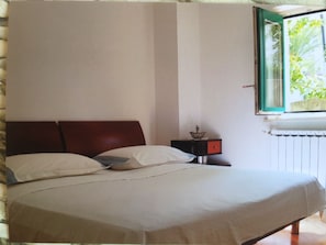 2 camere, una scrivania, postazione laptop, Wi-Fi gratuito