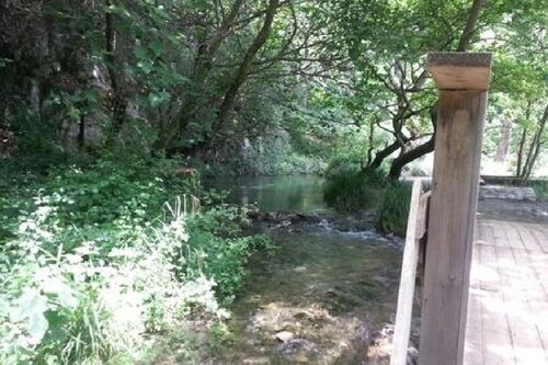 Top floor apartment,5’’away from Acheron Springs.3bedroom 45sq.facing terrace