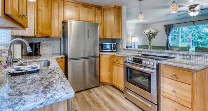 Single-level, dog-friendly home w/ private fenced-in yard & easy beach access