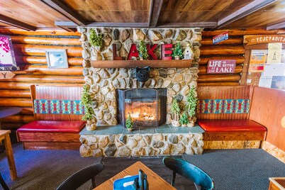 The Lakehouse at Georgetown Lake