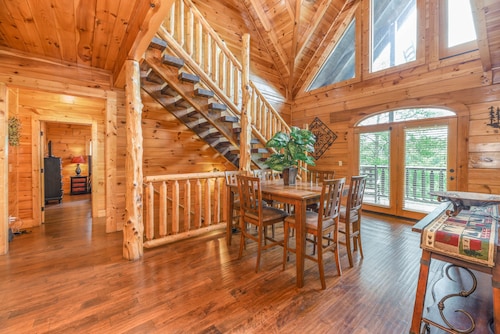 SmokyStays 6 Bedroom Cabin