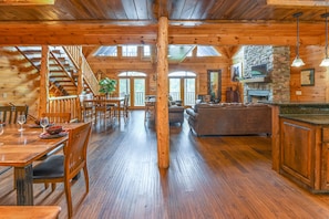 Dining room - SmokyStays 6 Bedroom Cabin (Pigeon Forge)