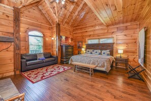 6 bedrooms, iron/ironing board, free WiFi, bed sheets - SmokyStays 6 Bedroom Cabin (Pigeon Forge)