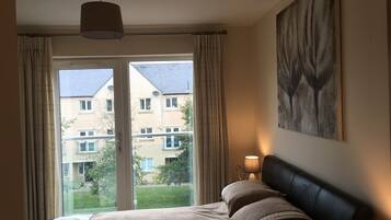 2 chambres, fer et planche à repasser, Wi-Fi gratuit, draps fournis