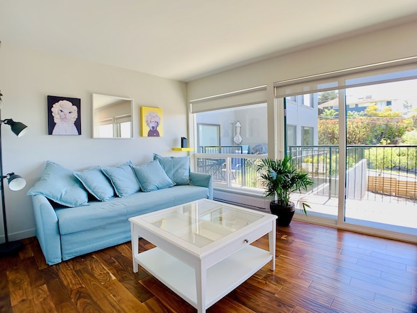 Comfort Apartment | Living area | 32-inch LED TV with digital channels, TV, Netflix