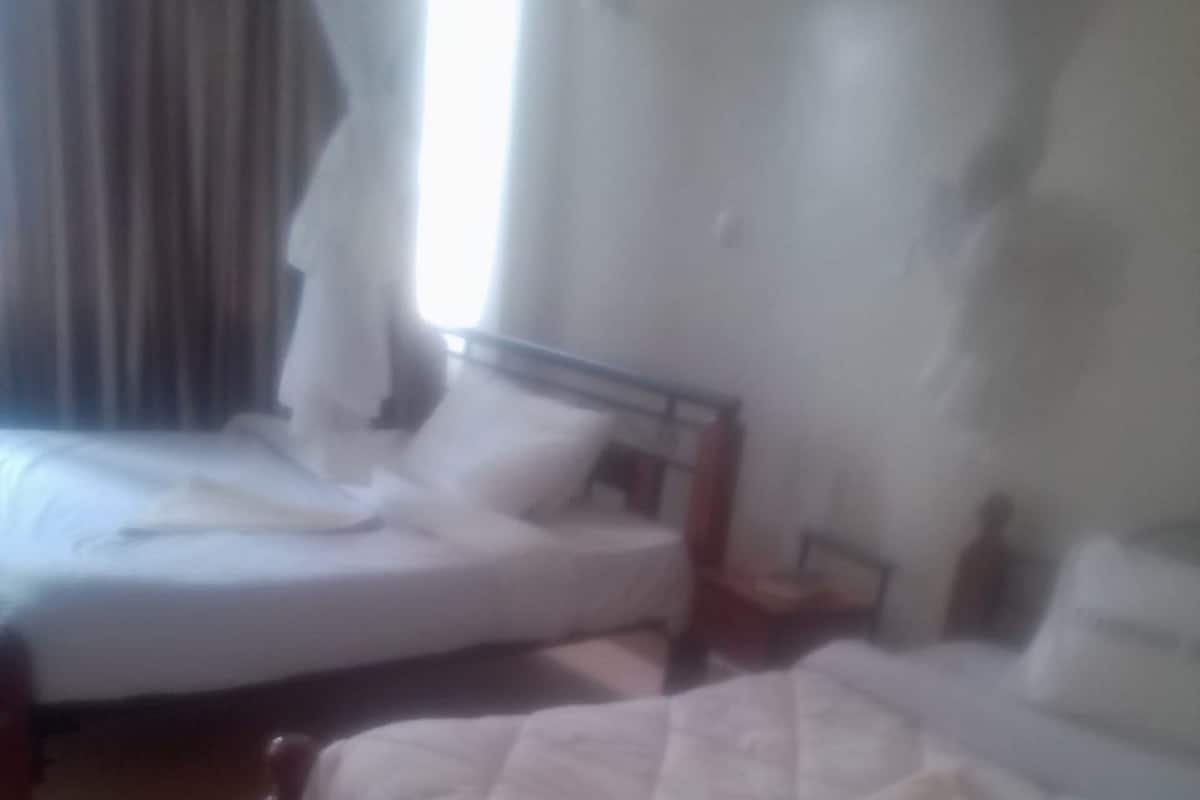 Quarto duplo | Wi-Fi de cortesia, roupa de cama