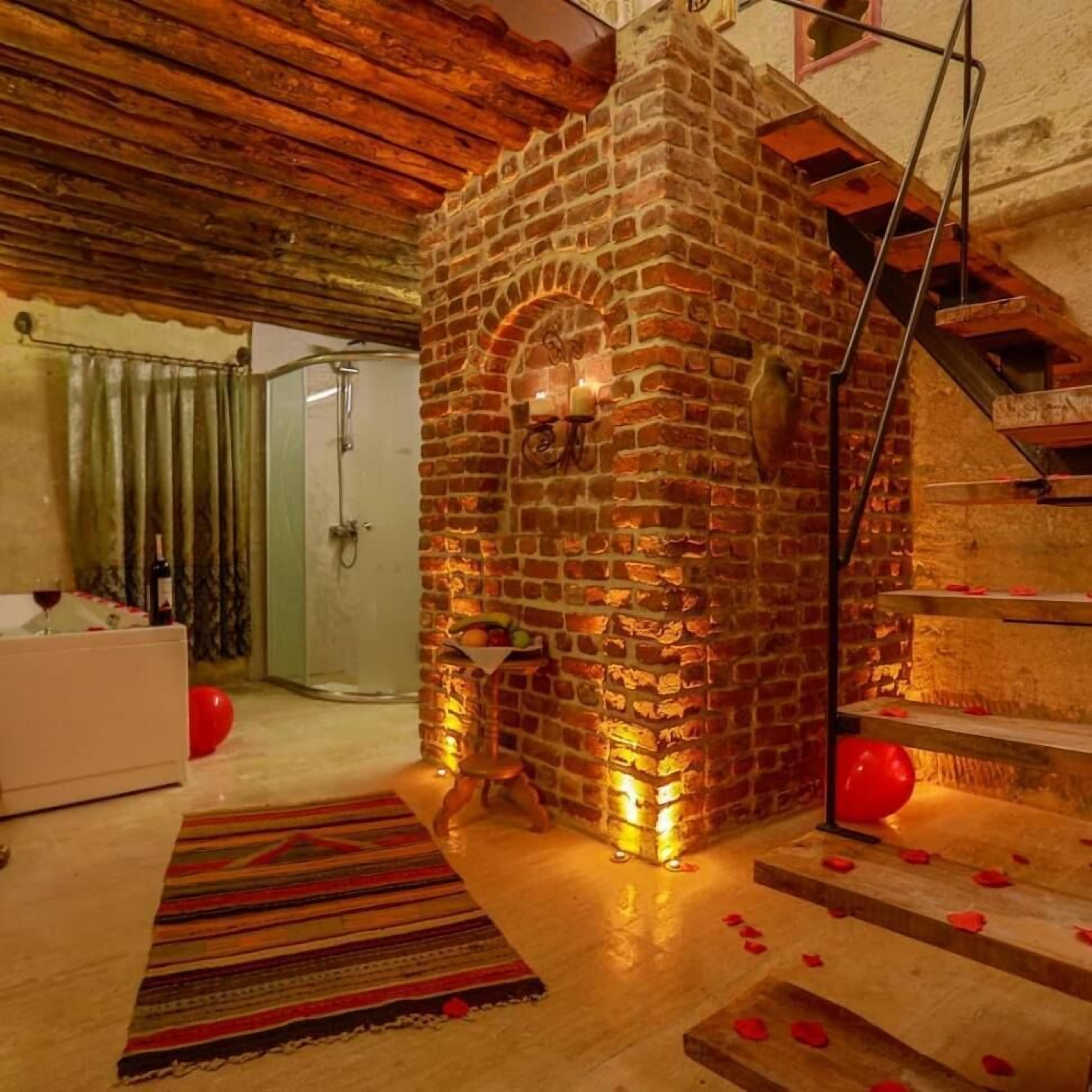 superior duplex, jetted tub, valley view (6, dublex) | bathroom | separate bathtub and shower, jetted bath, free toiletries, hair dryer