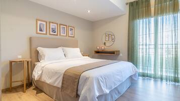 2 quartos, cofres nos quartos, ferros/tábuas de passar roupa, Wi-Fi