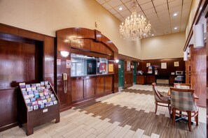 Free daily continental breakfast - RED CARPET INN (Takoma Park)