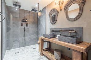 Exclusive Cottage, Courtyard View (Stable Cottage ) | Bathroom - Old Hall Country Breaks (King's Lynn)