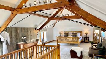 Deluxe Cottage, Private Bathroom, Garden View (The Coach House) | Interior