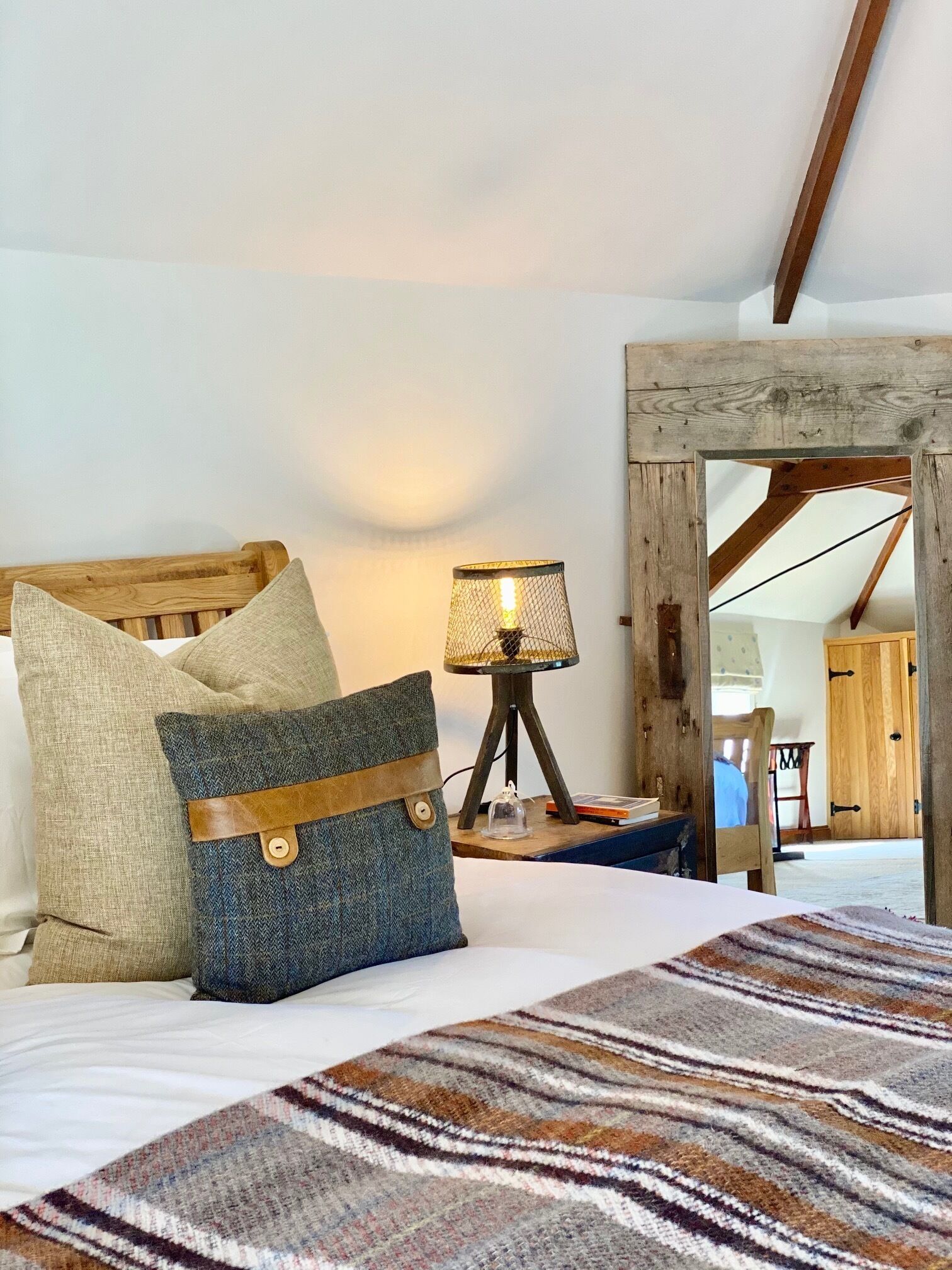 Deluxe Cottage, Private Bathroom, Garden View (The Coach House) | Interior