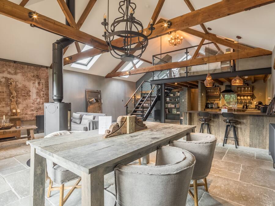 Exclusive-Ferienhaus, Blick auf den Innenhof (Stable Cottage ) | Speisen