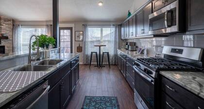 Fox Hunt · Modern, Updated Home · Pet-Friendly