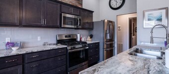 Fox Hunt - Modern, Updated - Pet friendly