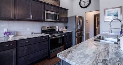 Casa moderna, actualizada y cómoda- 3bd / 2ba - Se aceptan mascotas - 2 reyes / 1 reina