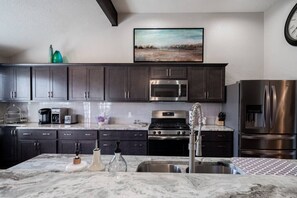 Fridge, microwave, oven, stovetop - Fox Hunt · Modern, Updated Home · Pet-Friendly (Edmond)