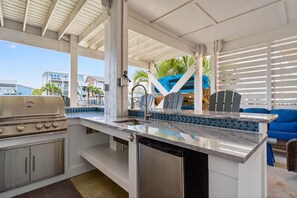 Property grounds - Fishful Thinking by Brunswick Vacation Rentals: Canalfront w/ Dock, Kayak & More (Ocean Isle Beach)