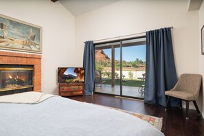 4 bedrooms, desk, iron/ironing board, free WiFi