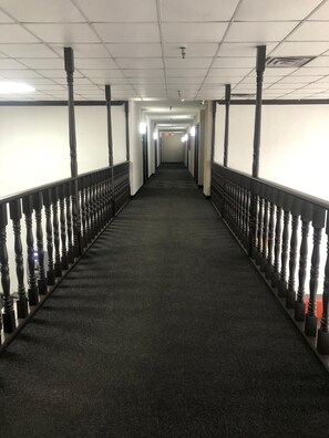 Hallway - Shadeland Inn Indianapolis (Indianapolis)