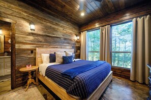 3 bedrooms, in-room safe, free WiFi, bed sheets