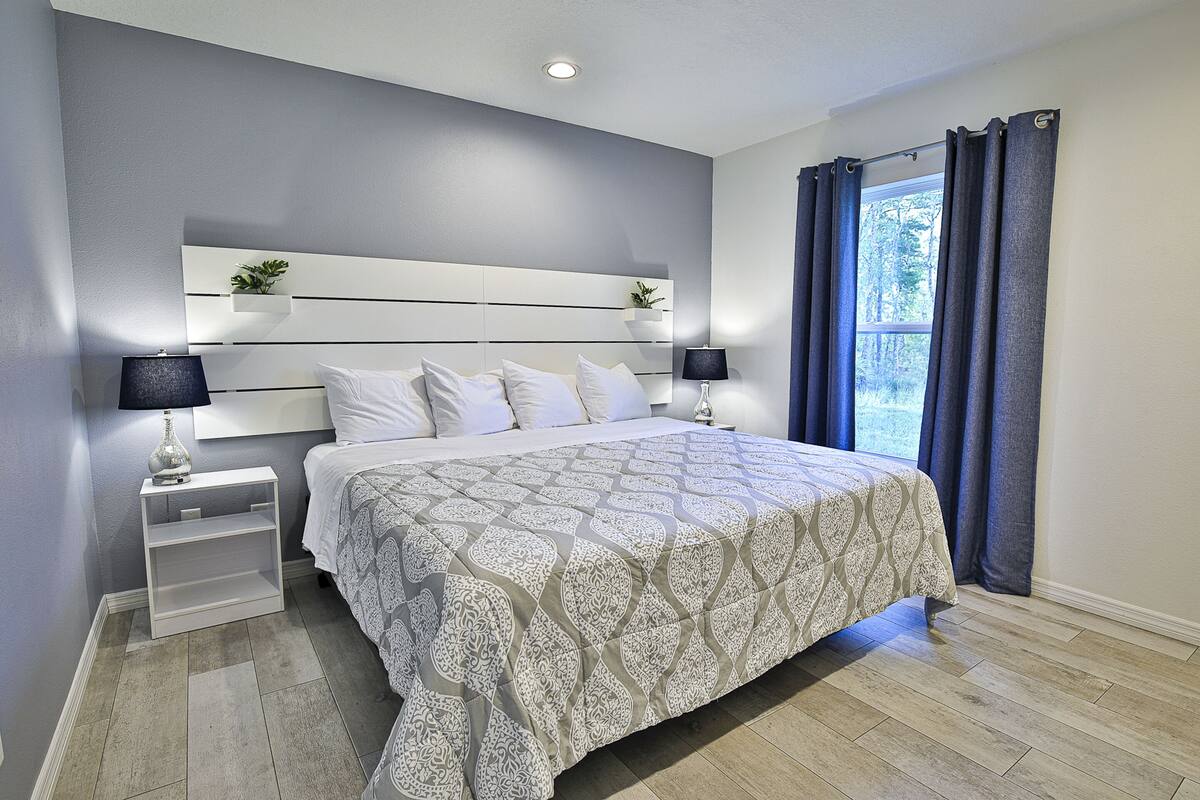 1 bedroom, down duvets, individually decorated, individually furnished