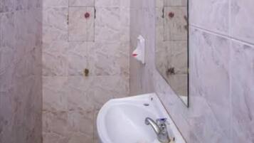 Double Room | Bathroom