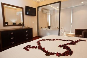Minibar, in-room safe, blackout drapes, soundproofing - Queens Land Hotel (Jounieh)