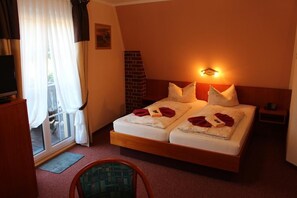 Standard Double Room | Desk, free WiFi, bed sheets - Pension Zur Grünen Eiche (Kaulsdorf)