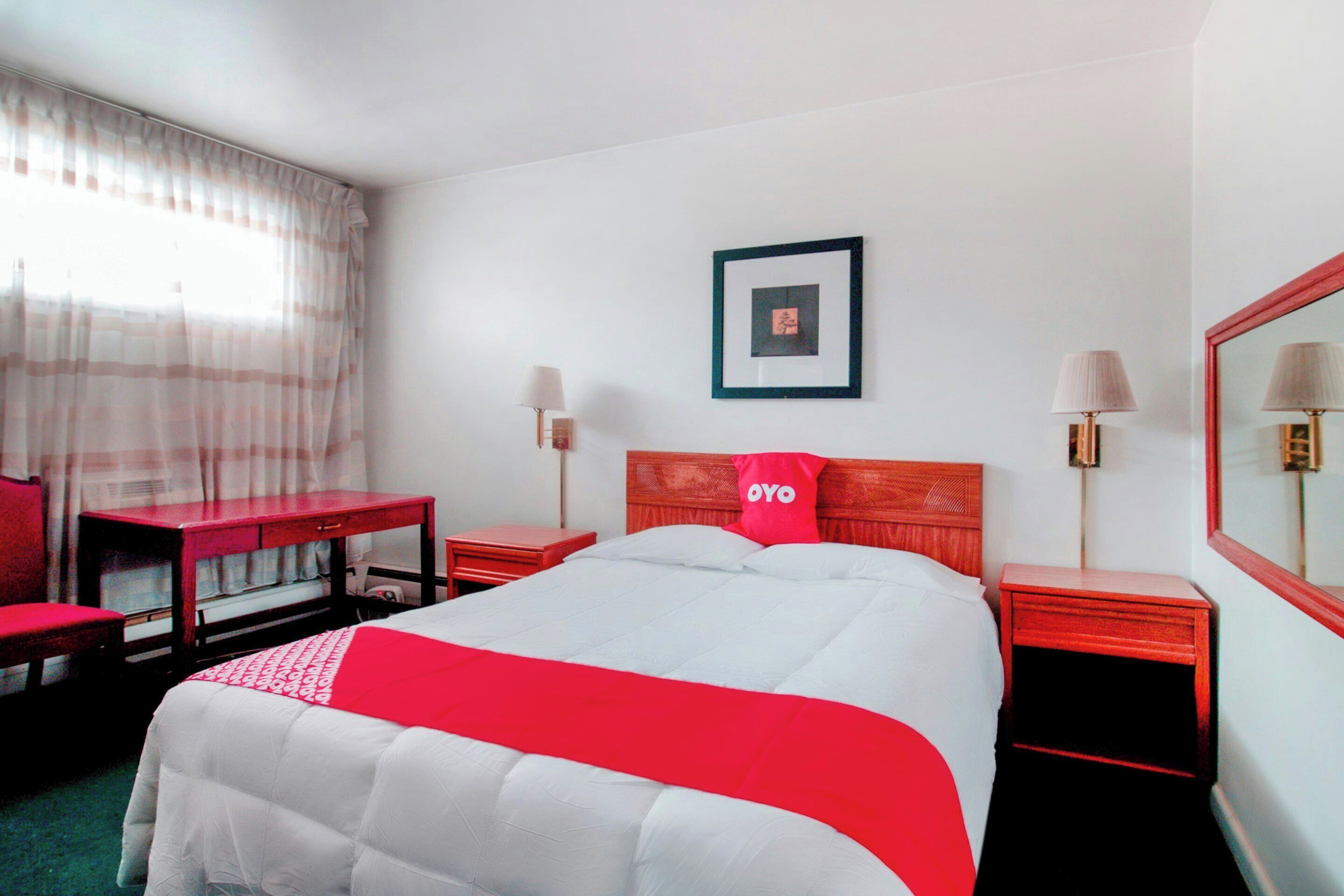 Desk, WiFi (free), bed sheets