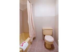 Free toiletries, towels, soap, toilet paper