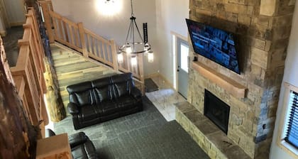 Sawtelle Lodge - Slodge