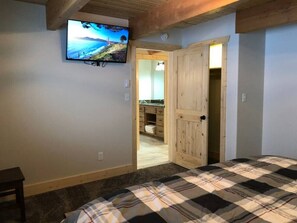 7 chambres, fer et planche à repasser, Wi-Fi, draps fournis