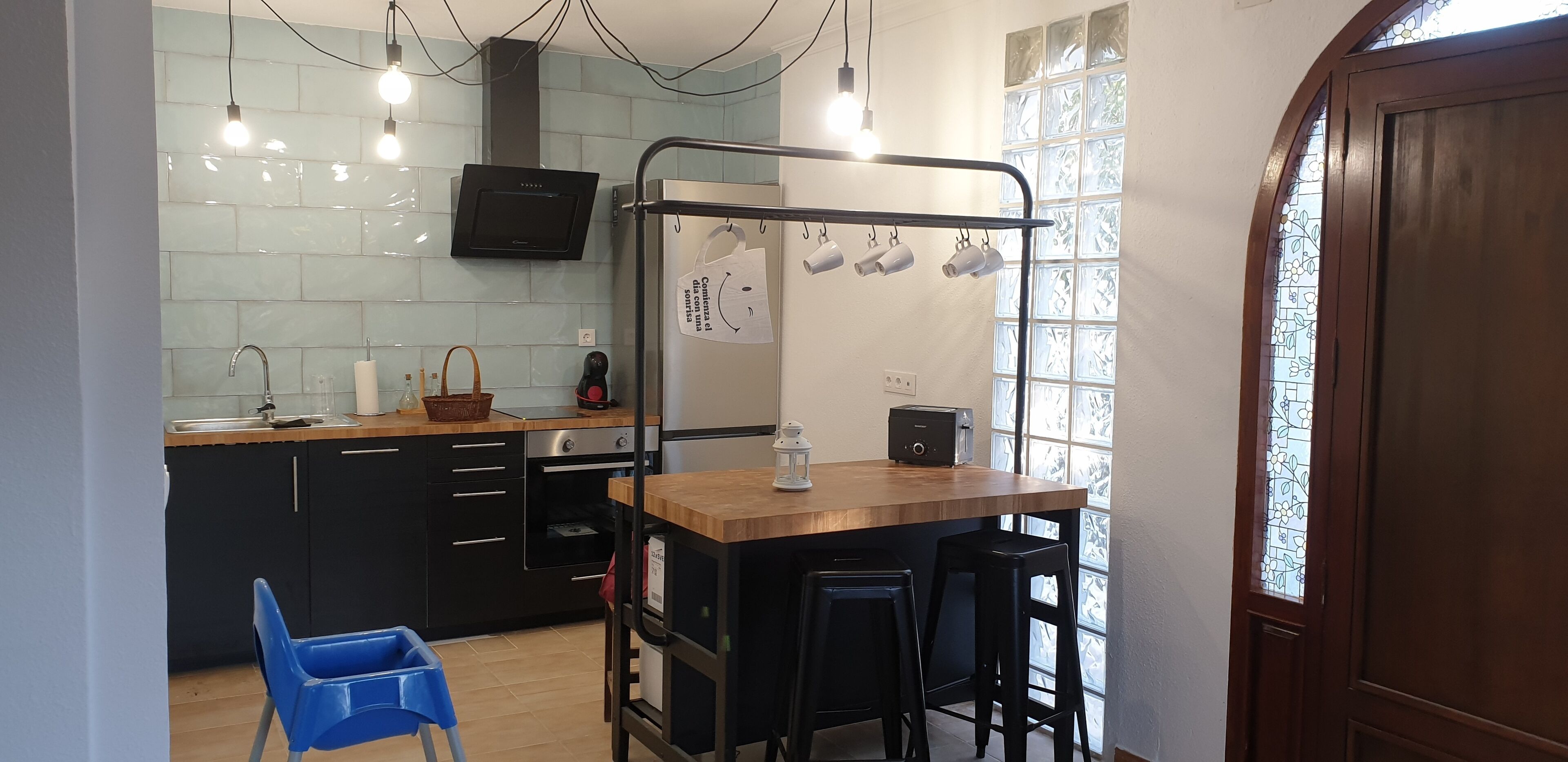 雪櫃、微波爐、焗爐、爐具