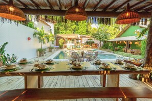 Outdoor dining - "Casa Beija-flor" your Refuge with Complete Comfort and Privacy in Trancoso! (Trancoso)