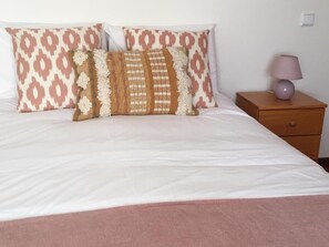 4 bedrooms, in-room safe, desk, soundproofing