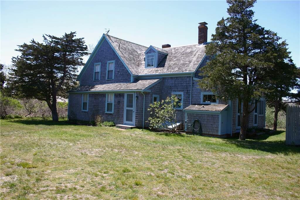 CHARMING CHATHAM COTTAGE WITH RIGHT OF WAY TO OYSTER RIVER!
