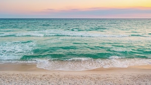 Beach - Sea View Carriage House - Close to Beach/Coquina Pool/Main Street! Free Bikes, Fitness & Tennis! (Rosemary Beach)