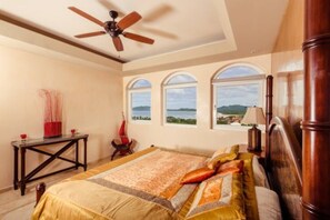 1 slaapkamer, een strijkplank/strijkijzer, reisbedje, gratis wifi