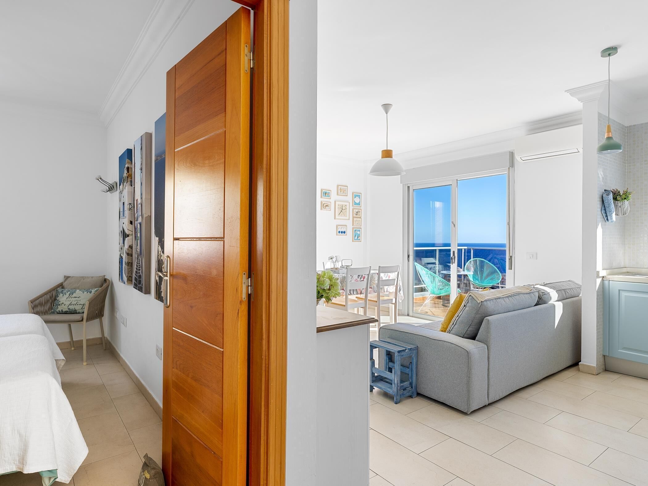 3 slaapkamers, een strijkplank/strijkijzer, internet, beddengoed