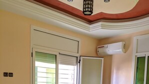 2 Schlafzimmer, Bügeleisen/Bügelbrett, kostenlose Babybetten