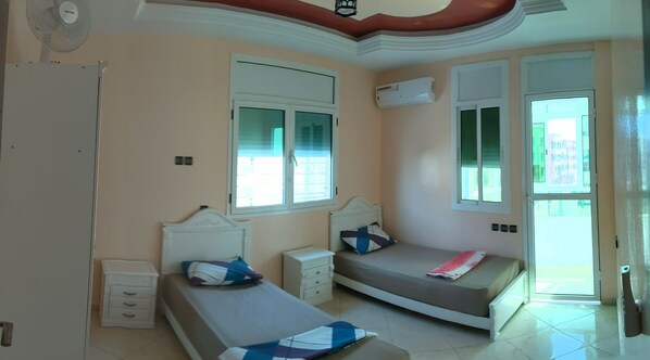 2 bedrooms, iron/ironing board, free cots/infant beds, free WiFi - Family Appart BA (Kenitra)