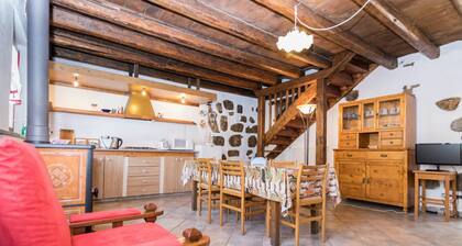 Stunning villa for 4 guests with A/C, WIFI, TV and patio