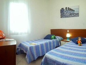 2 Schlafzimmer, Reisekinderbett, kostenloses WLAN, Bettwäsche