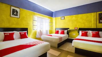 Tabla de planchar con plancha, wifi gratis, ropa de cama