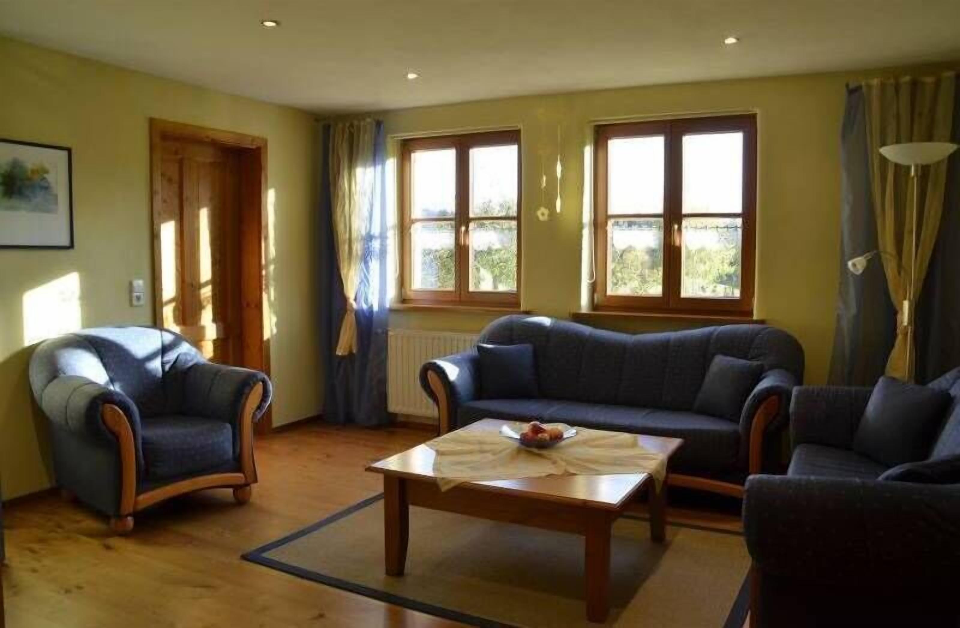 Ferienwohnung, 80qm, 2 Schlafzimmer, Max. 5 Personen - Schramberg